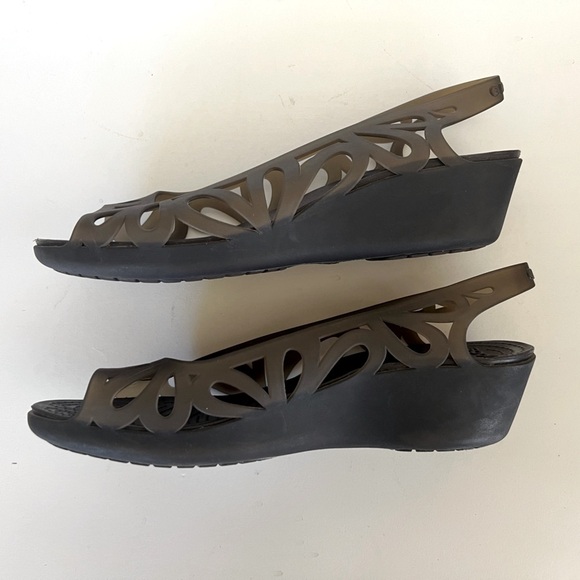 Crocs Adrina III Mini Wedge Jelly Slingback Peep Toe Sandal, Gray/Brown, 10 - Picture 10 of 10